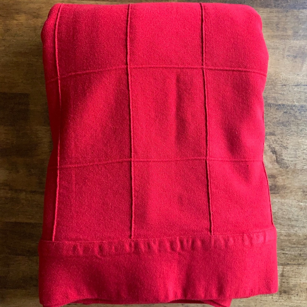 Crate & Barrel Extra-Large Vermilion Red Sateen Tablecloth 60x120